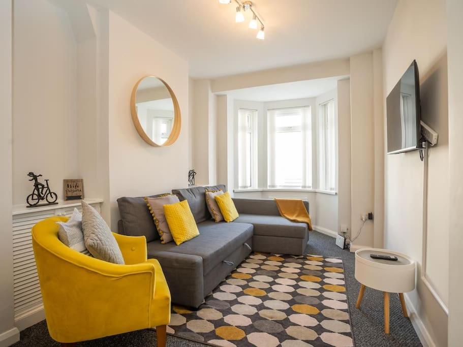 Cozy Townhouse, Walking Distance To Belfast City Extérieur photo
